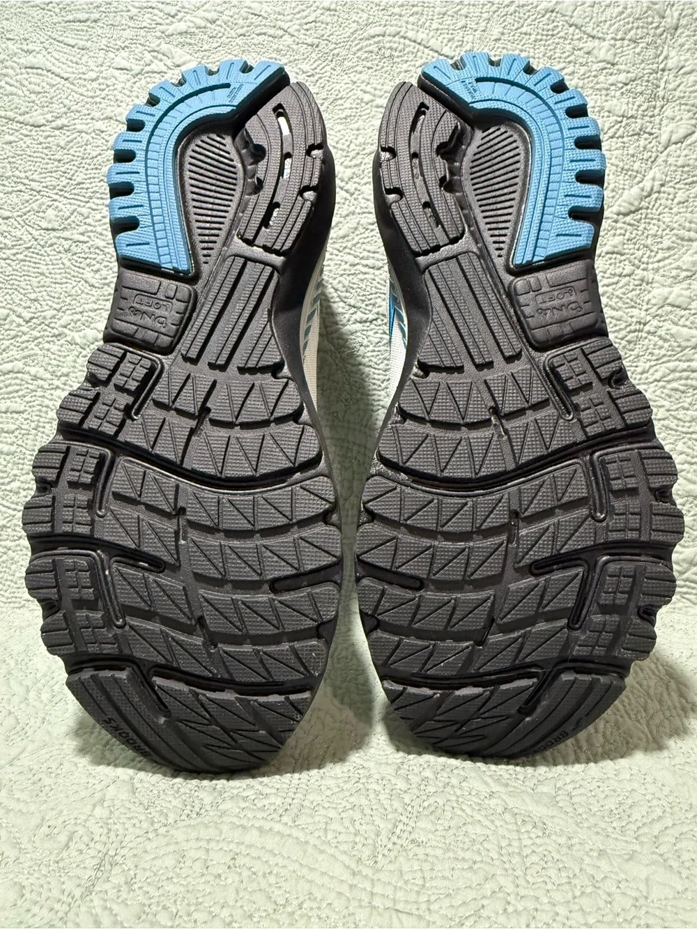 Brooks Adrenaline GTS 20 Men’s Size 8 Woman’s Approximate Size 9.5